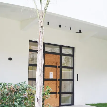 By The Sea 1 - Luxurious Apartment *